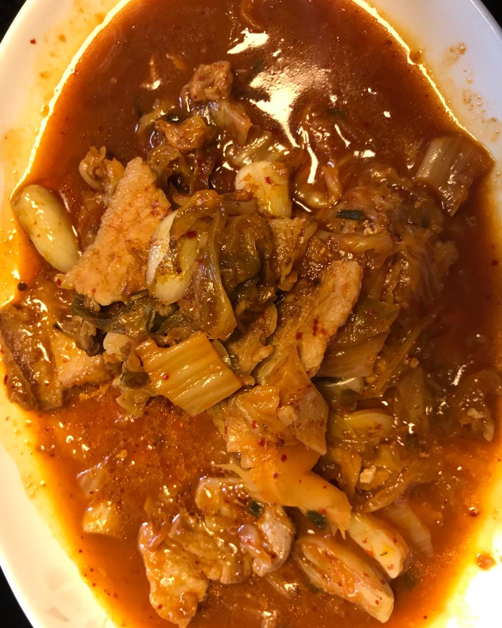 辣白菜炒五花肉