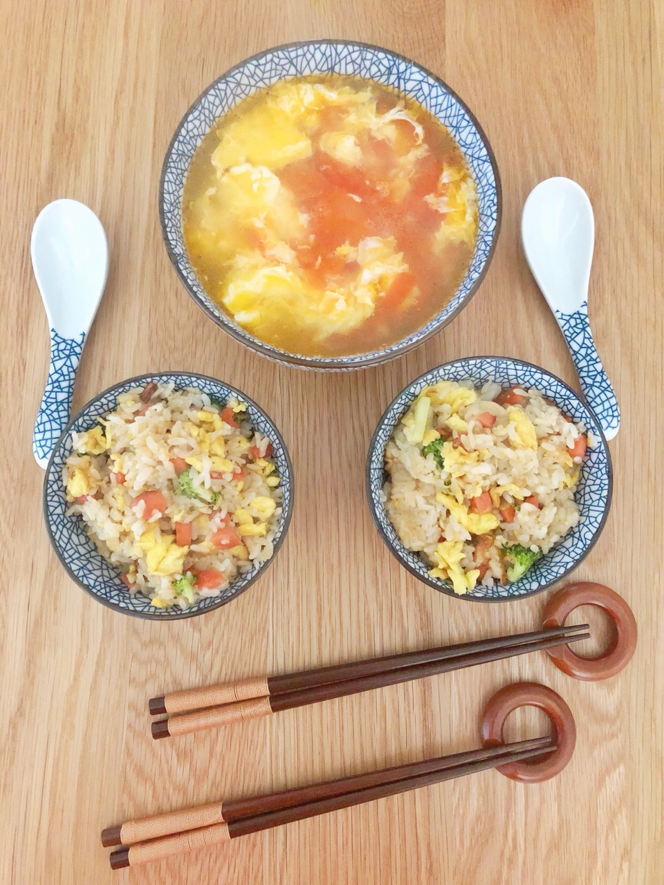 DAY 18 土豆火腿蔬菜焖饭 + 番茄蛋花汤 + 水果