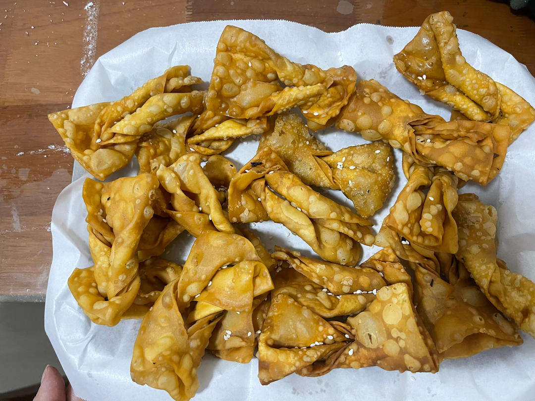 馄饨皮做麻叶