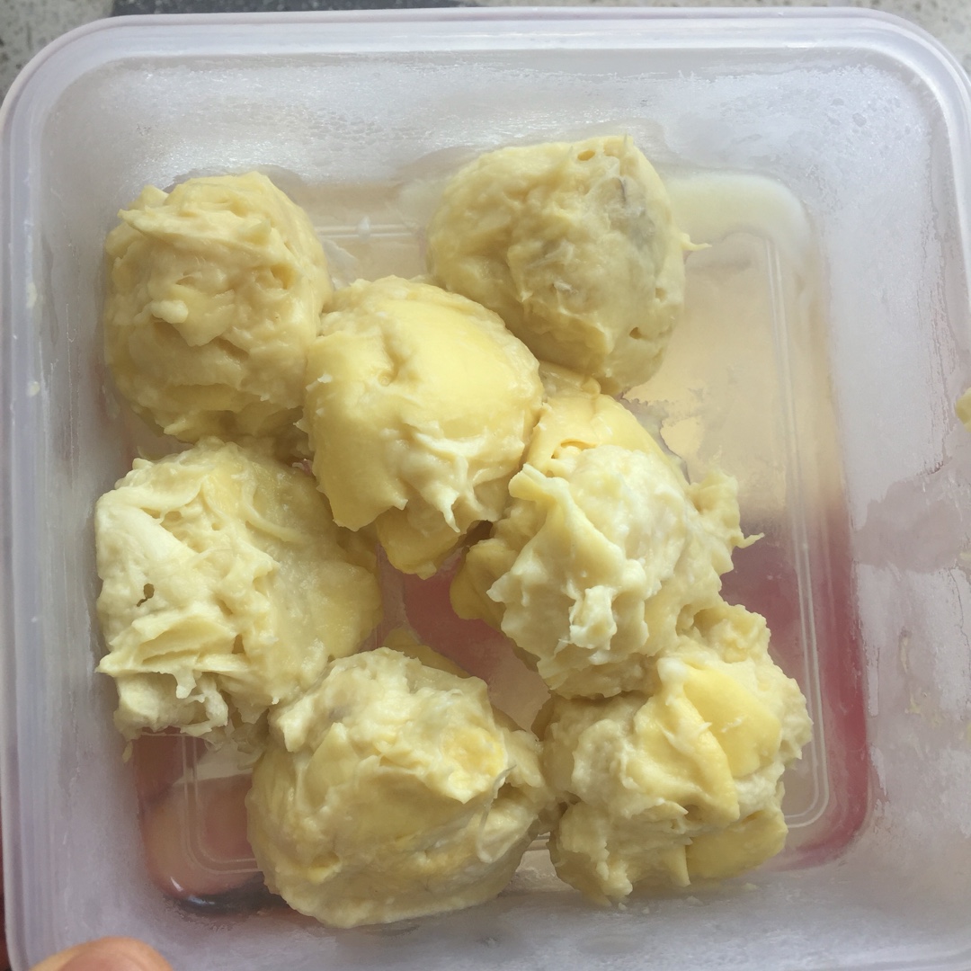 朴素版榴莲夹心戚风杯子蛋糕