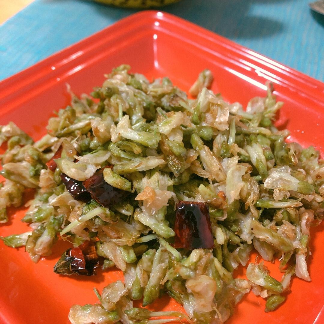 miffyveggie做的槐花拨烂子先蒸后炒保留原味