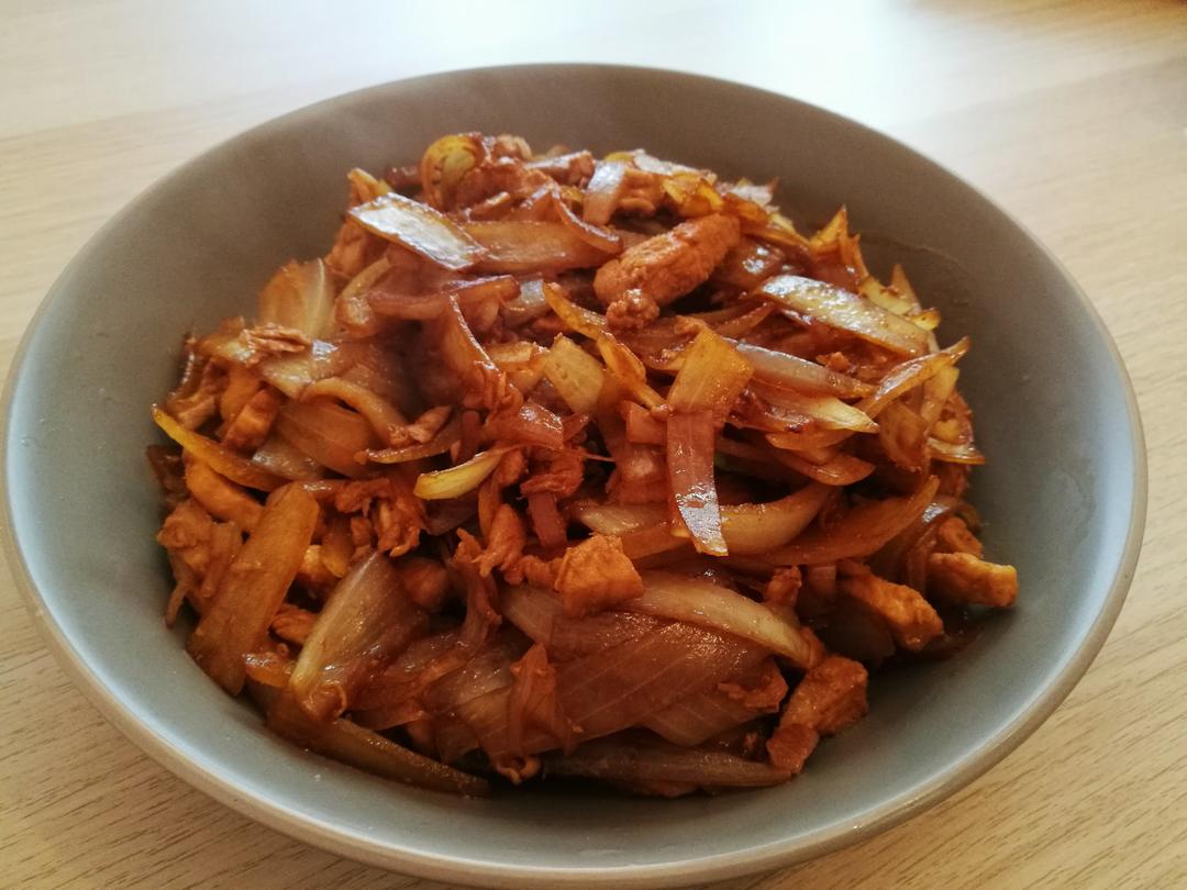 洋葱炒肉