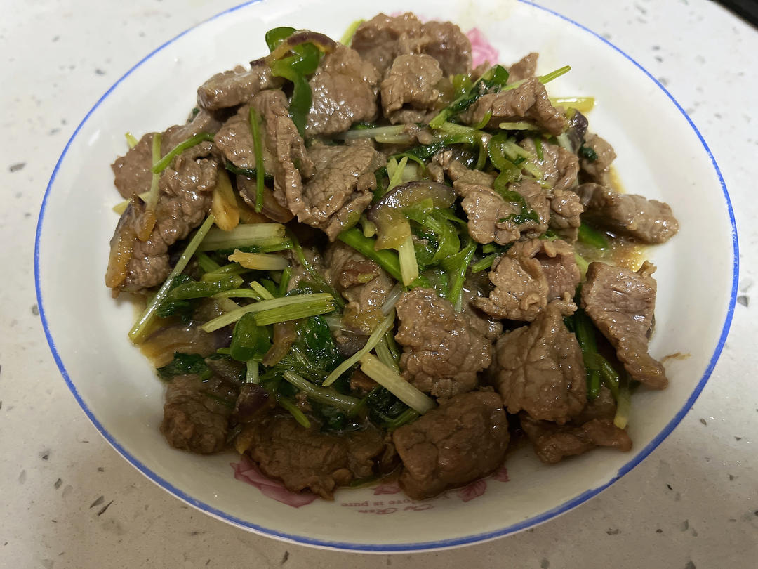 芹菜爆炒牛肉片