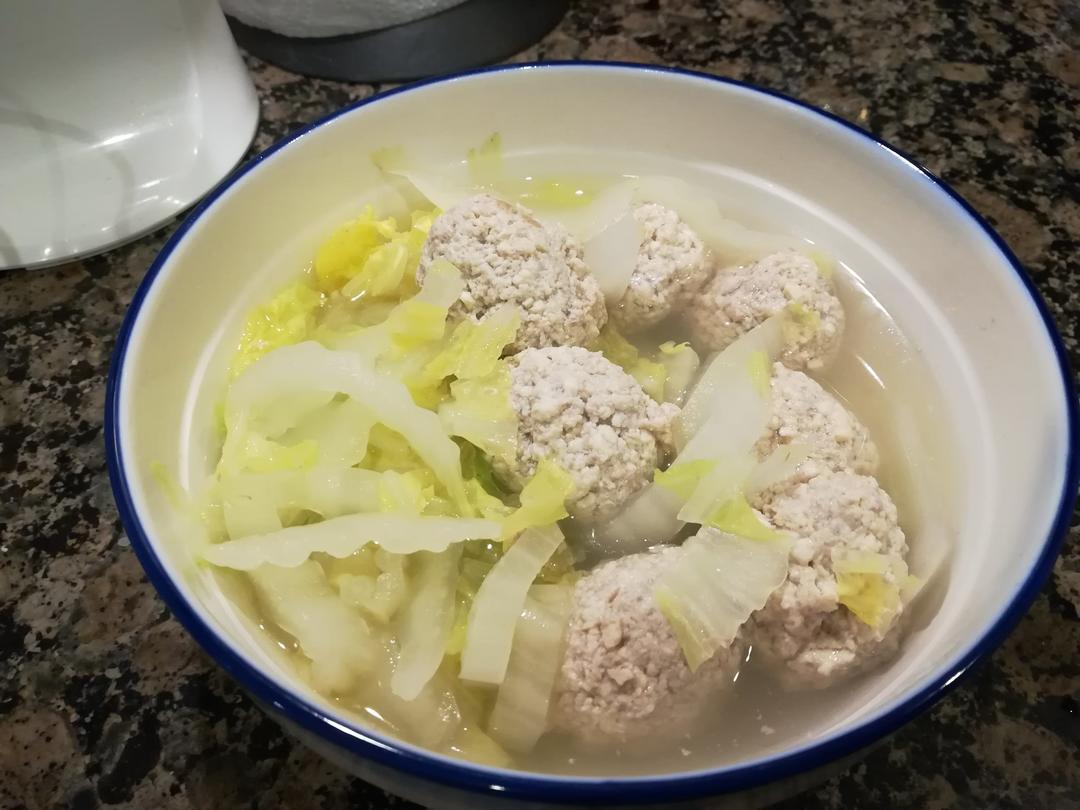 【10分钟系列】白萝卜豆腐圆子汤