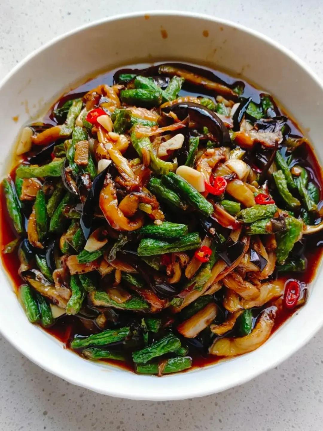 美味可口的豆角烧茄子！原来饭店都是这样做的