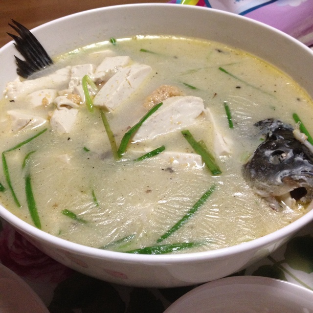 鲫鱼豆腐汤