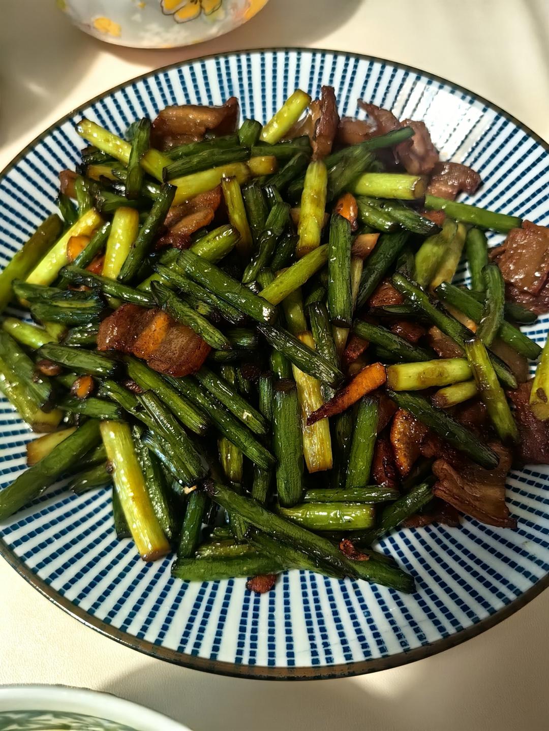 简单易做的下饭菜－蒜苔炒肉