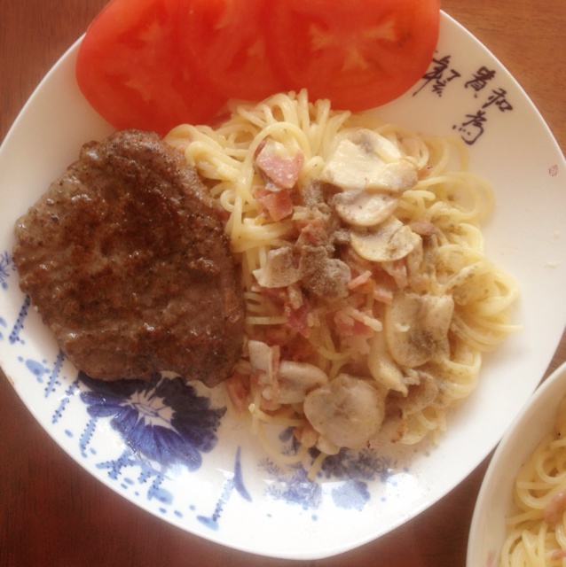 白蘑菇奶油培根意面