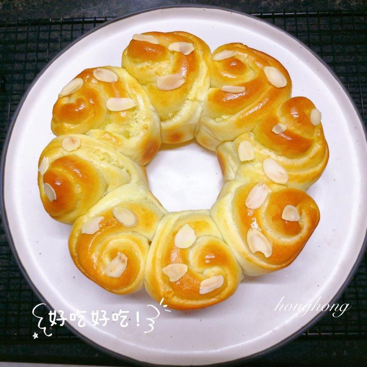 椰蓉花环面包