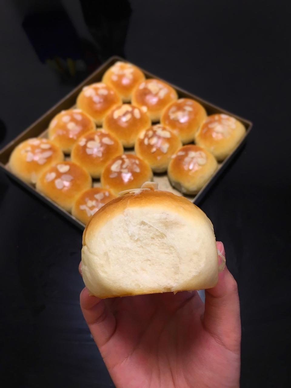 鲜奶油小餐包（一次发酵）