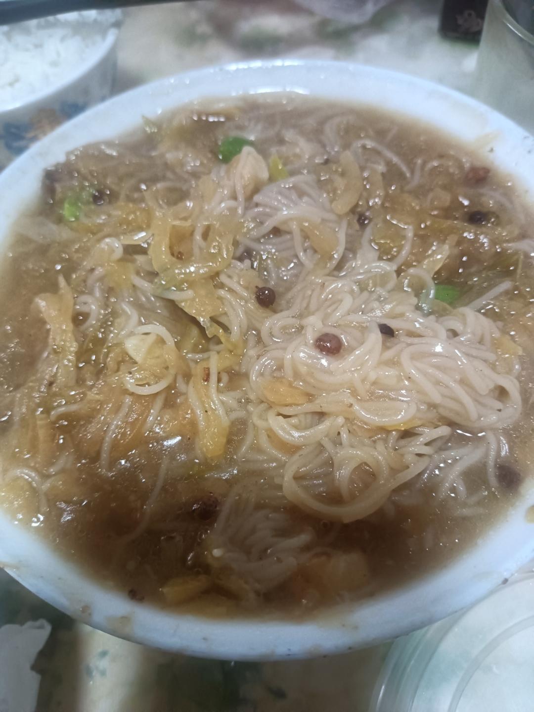 东北酸菜猪肉炖粉条