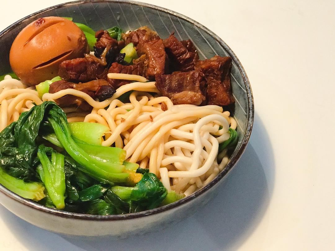 红烧卤蛋牛肉面（一人份）