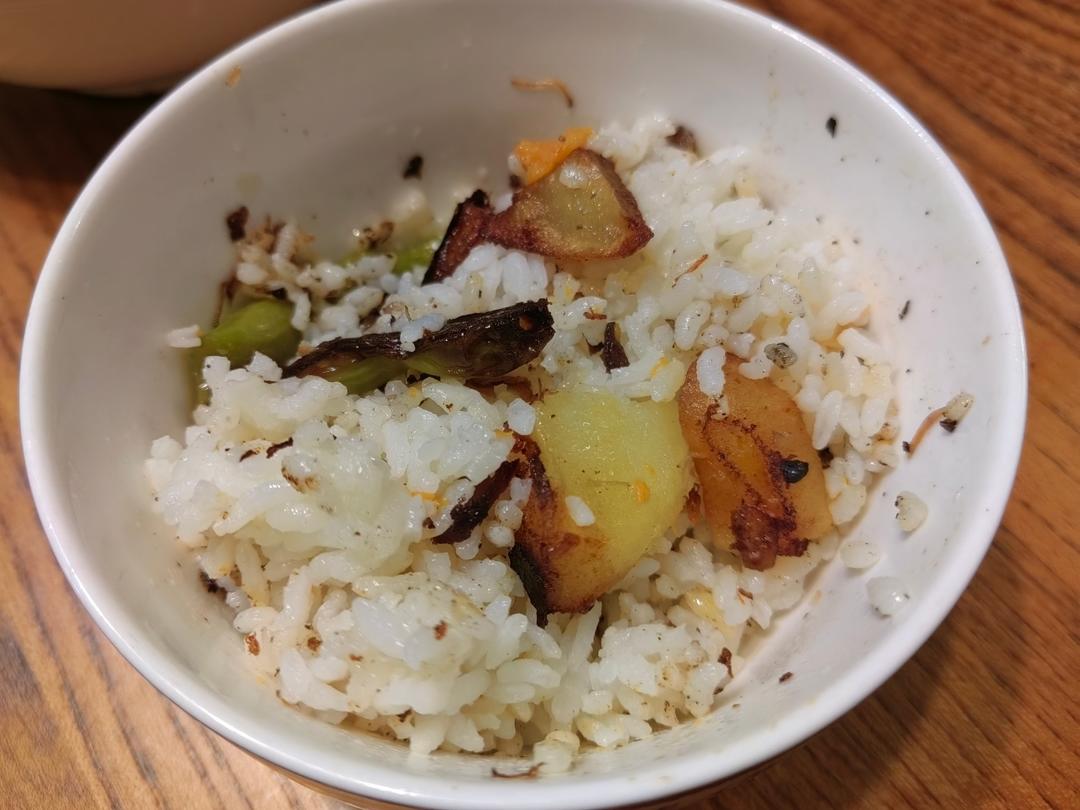 土豆饭，香掉牙的锅巴洋芋饭