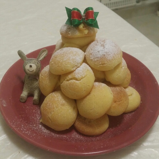 圣诞雪景焦糖泡芙塔