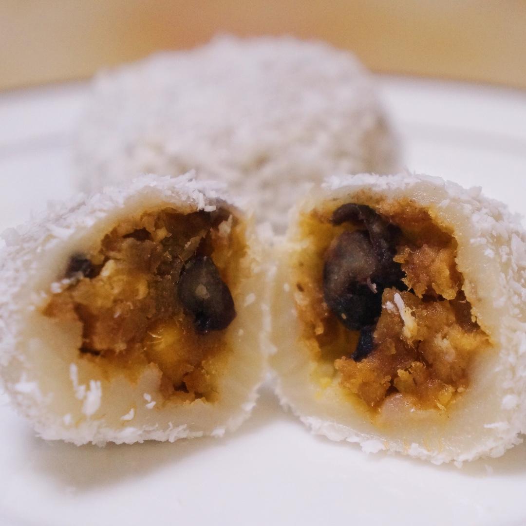 网红青团～～咸蛋黄肉松青团