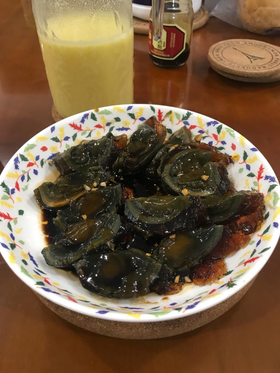 凉拌皮蛋