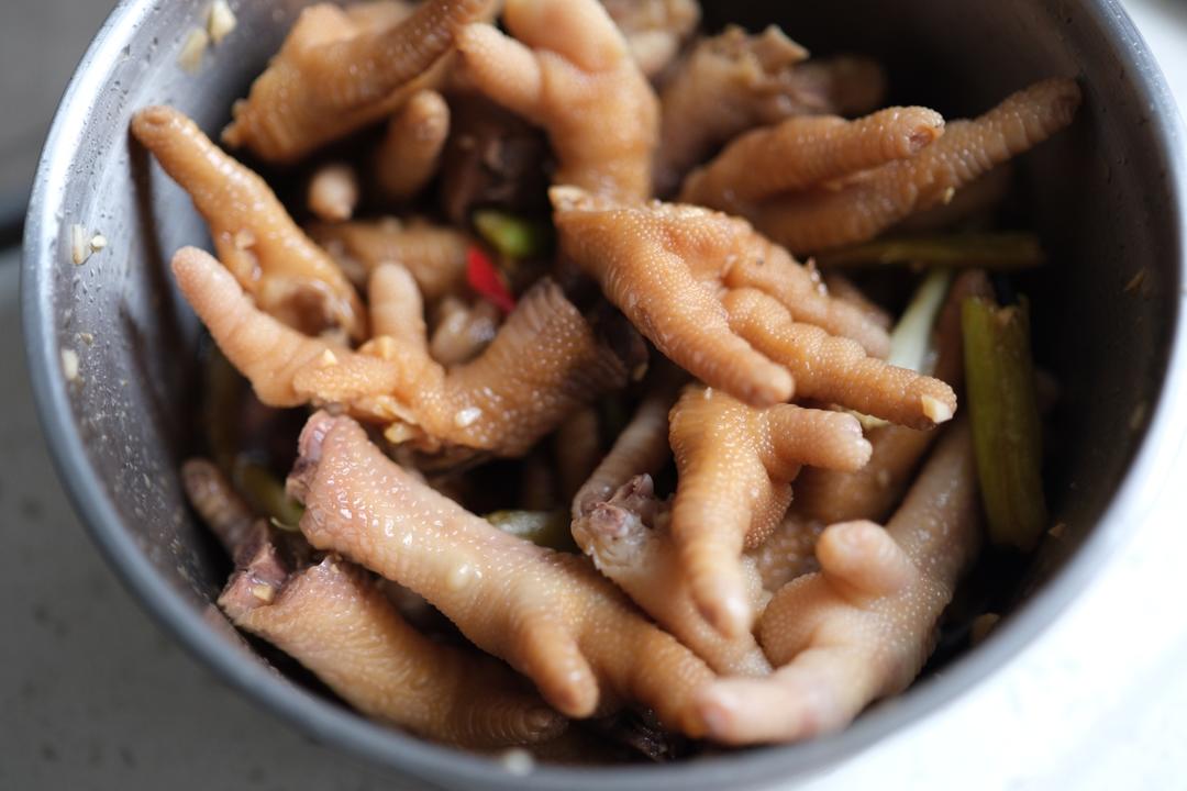 绝对不会后悔的酸辣鸡爪
