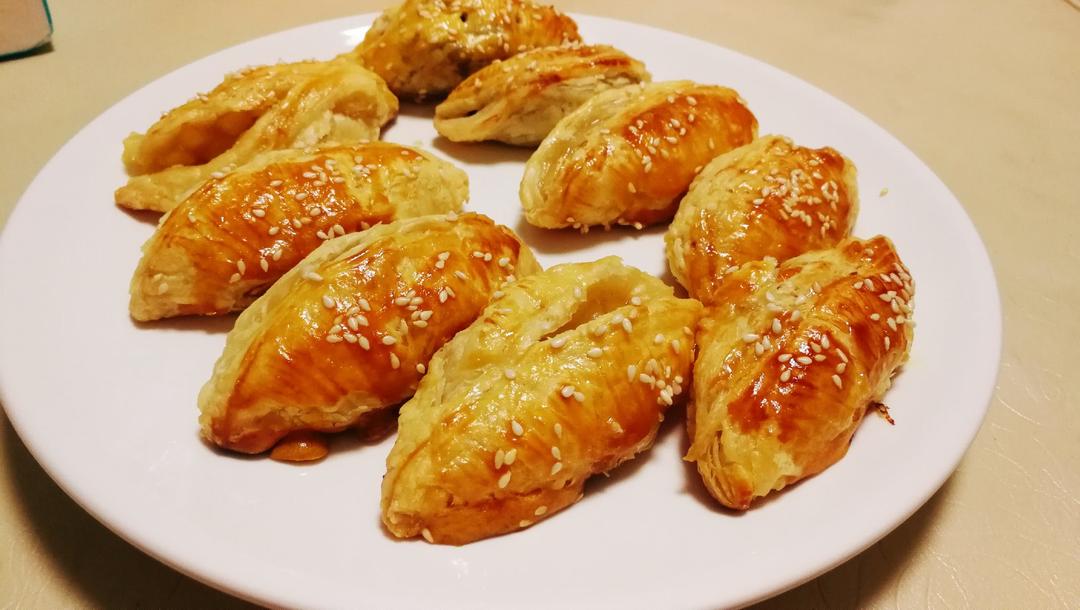 我做饭你长肉做的简易蛋挞皮版苹果派