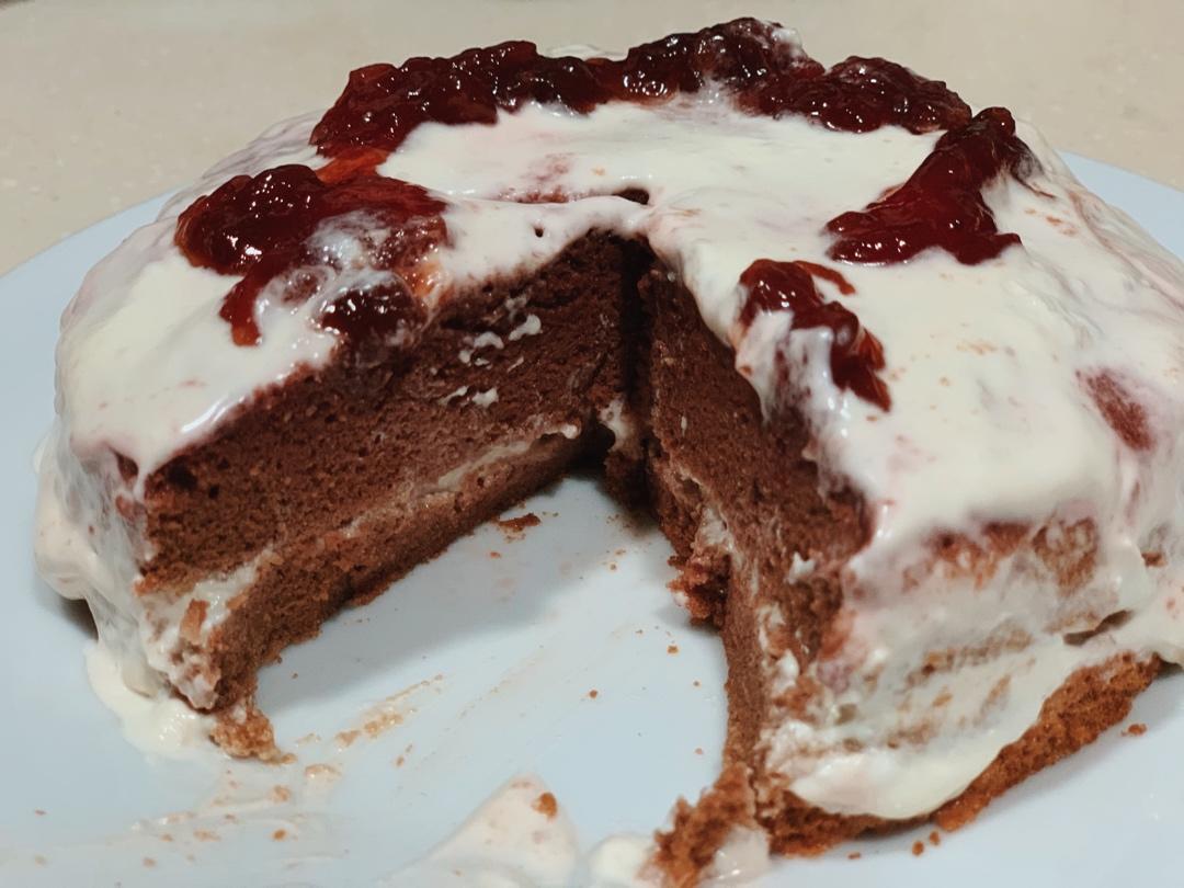 奶油草莓红丝绒裸蛋糕