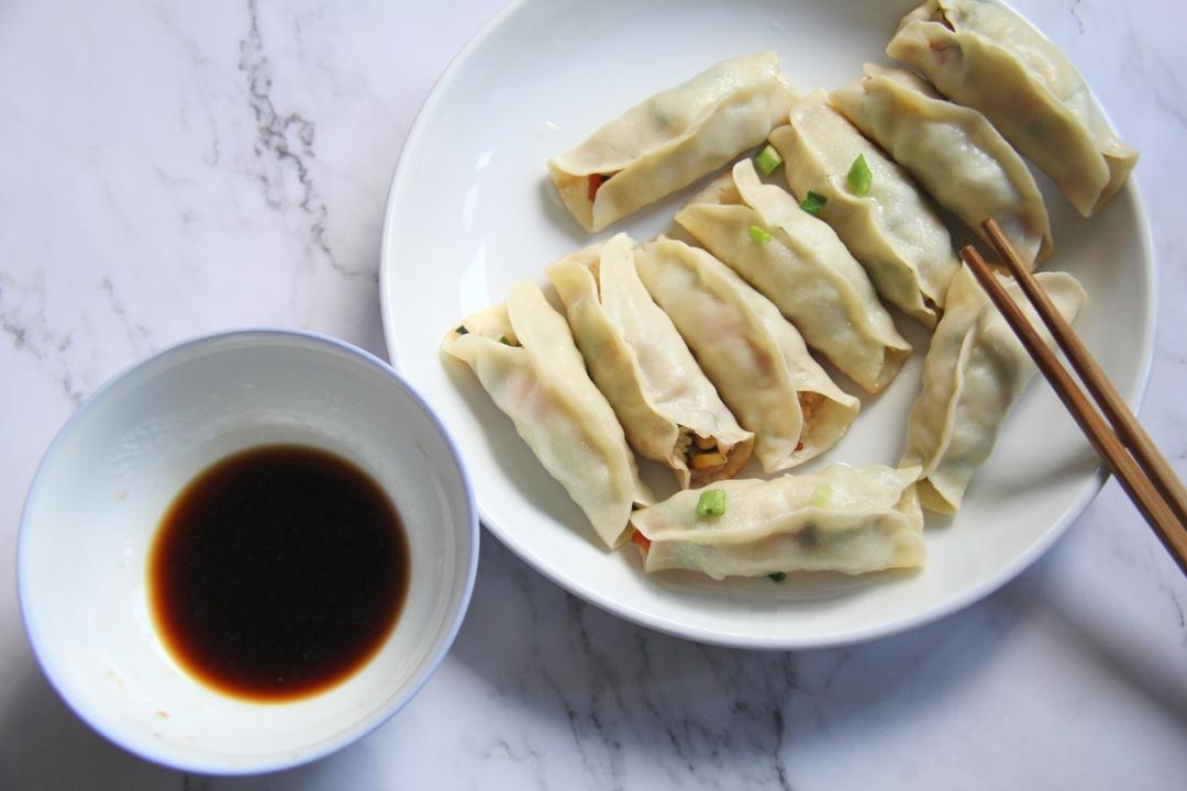 【好吃的时蔬米饭锅贴】