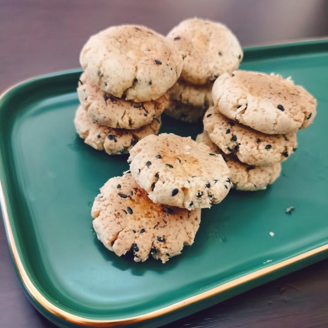 芝麻无麸质饼干，素食，无麸质，无蛋奶，牛奶、鸡蛋、麸质过敏可食用