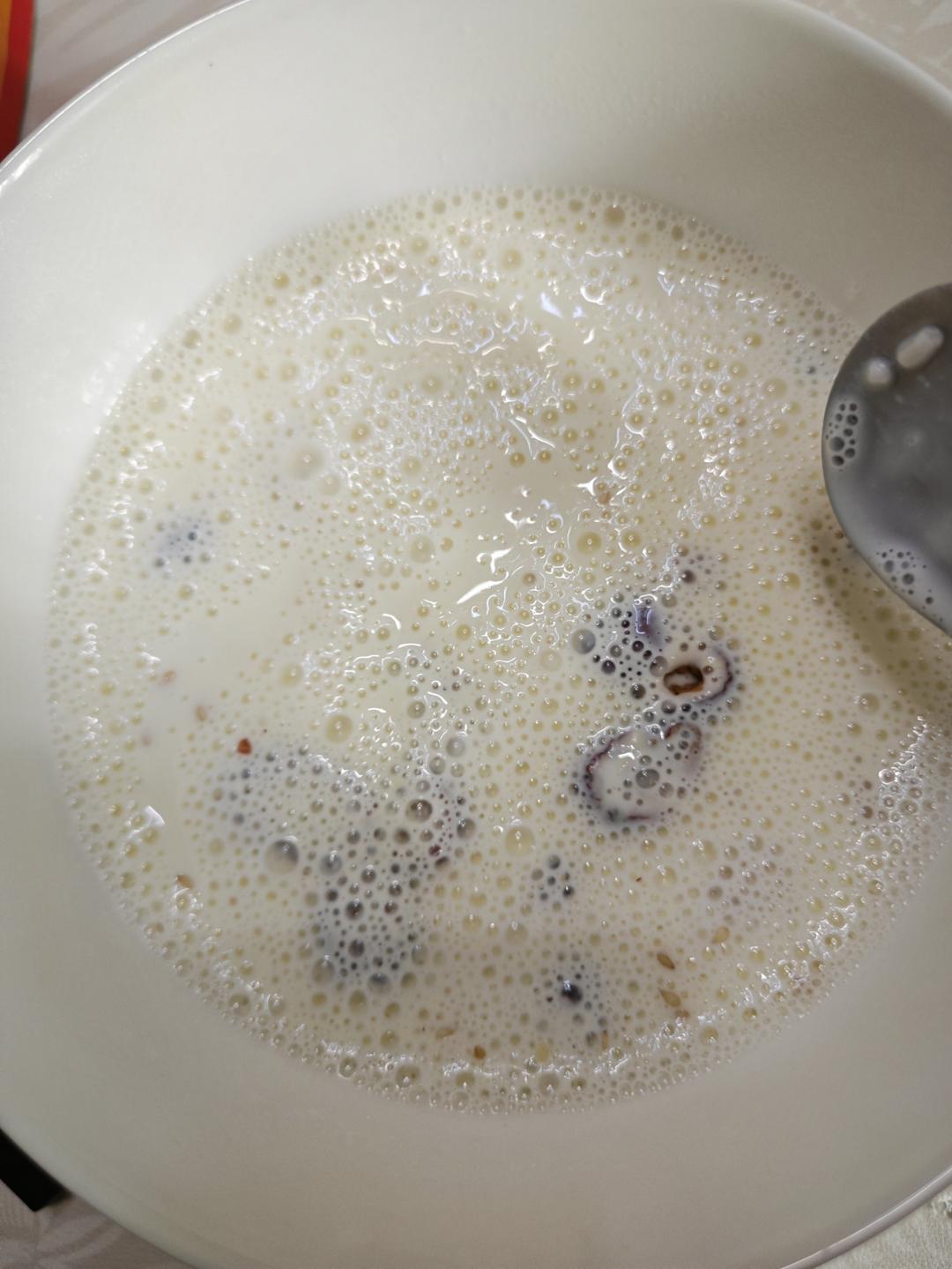 牛奶鸡蛋醪糟（酒酿甜品，不加小苏打的版本）