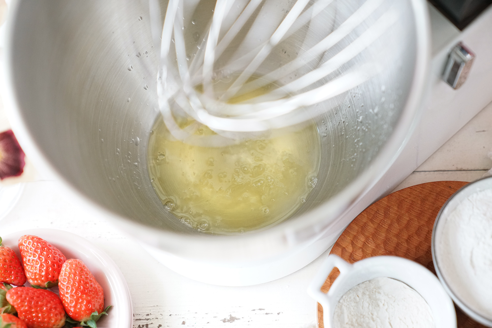 凯伍德厨师机食谱-草莓白玉卷的做法 步骤9