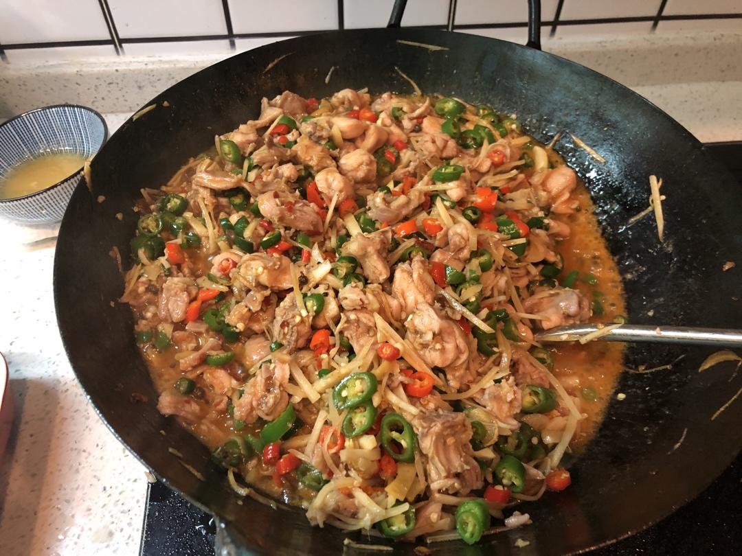 厨师长教你：自贡名菜“鲜锅兔”的家常做法，味道很赞先收藏起来