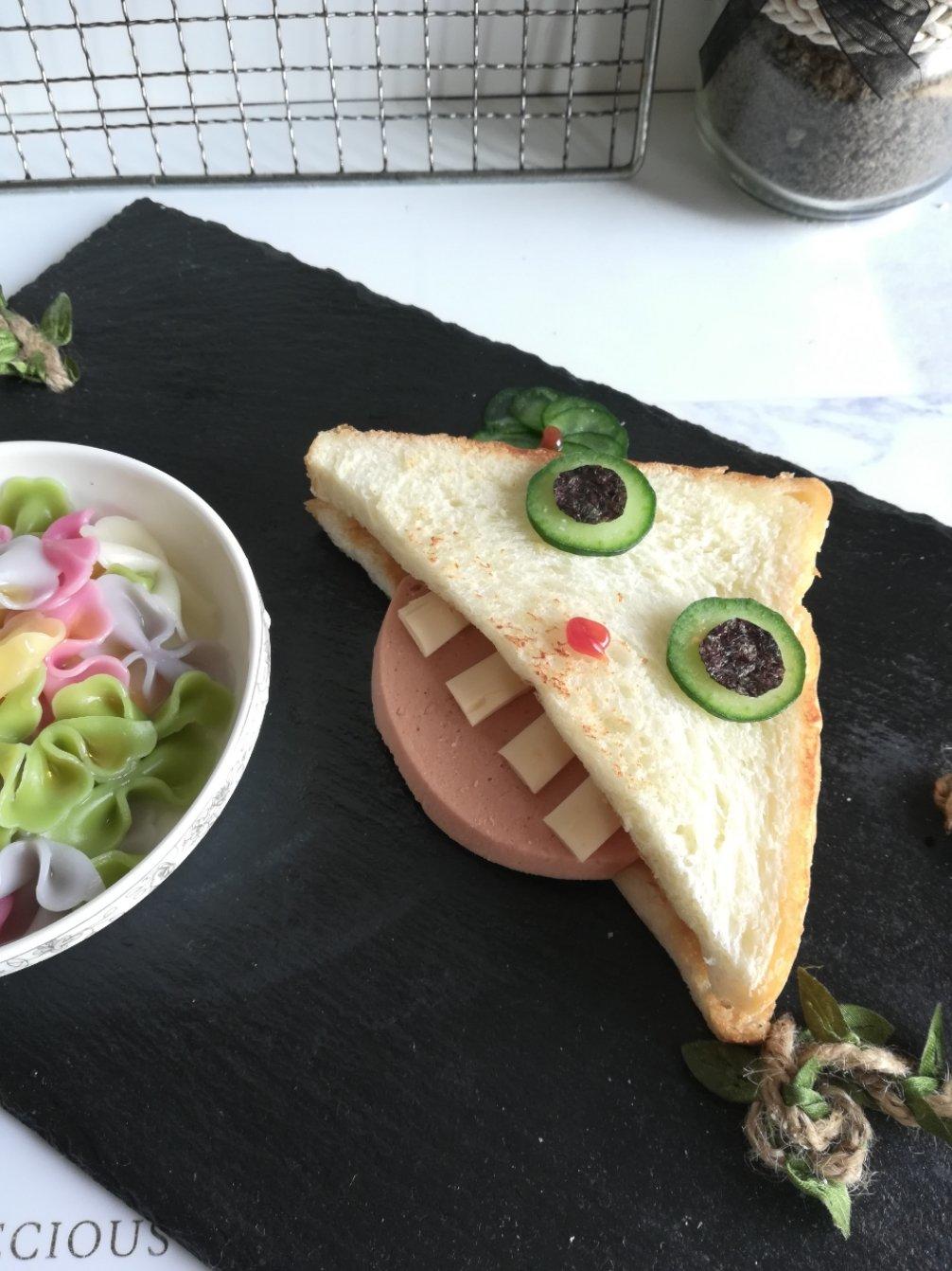 会吐舌头的大牙怪三明治