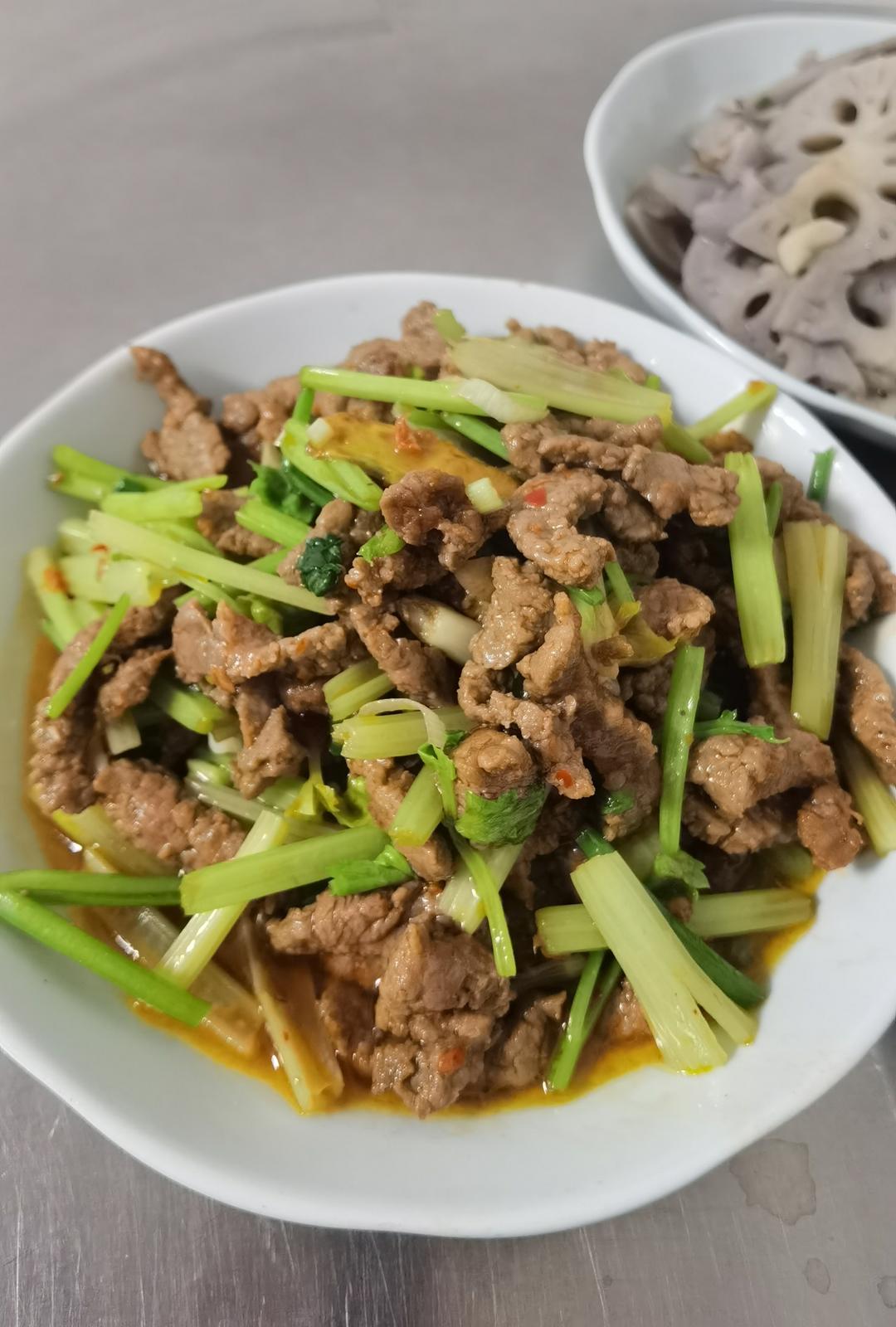 厨师长教你：“青椒牛肉丝”的家常做法，家乡的味道，先收藏了