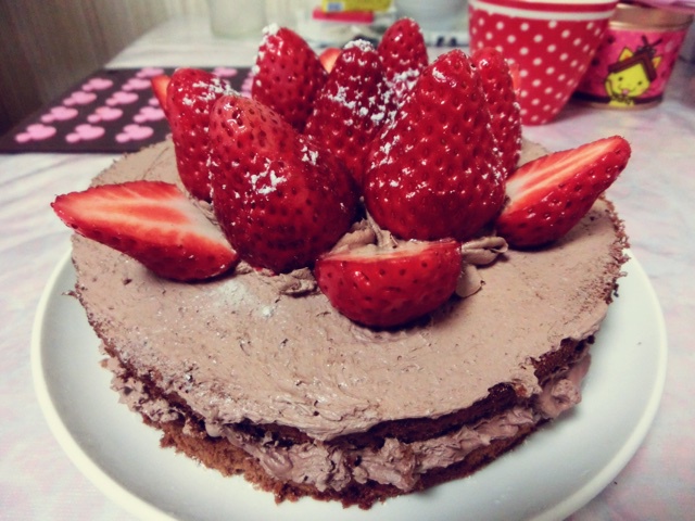 巧克力草莓奶油蛋糕