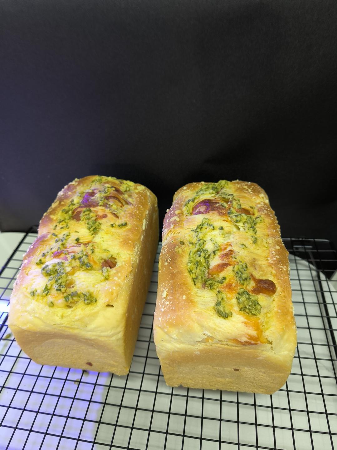 蒜香芝士德肠吐司/超香的咸口吐司