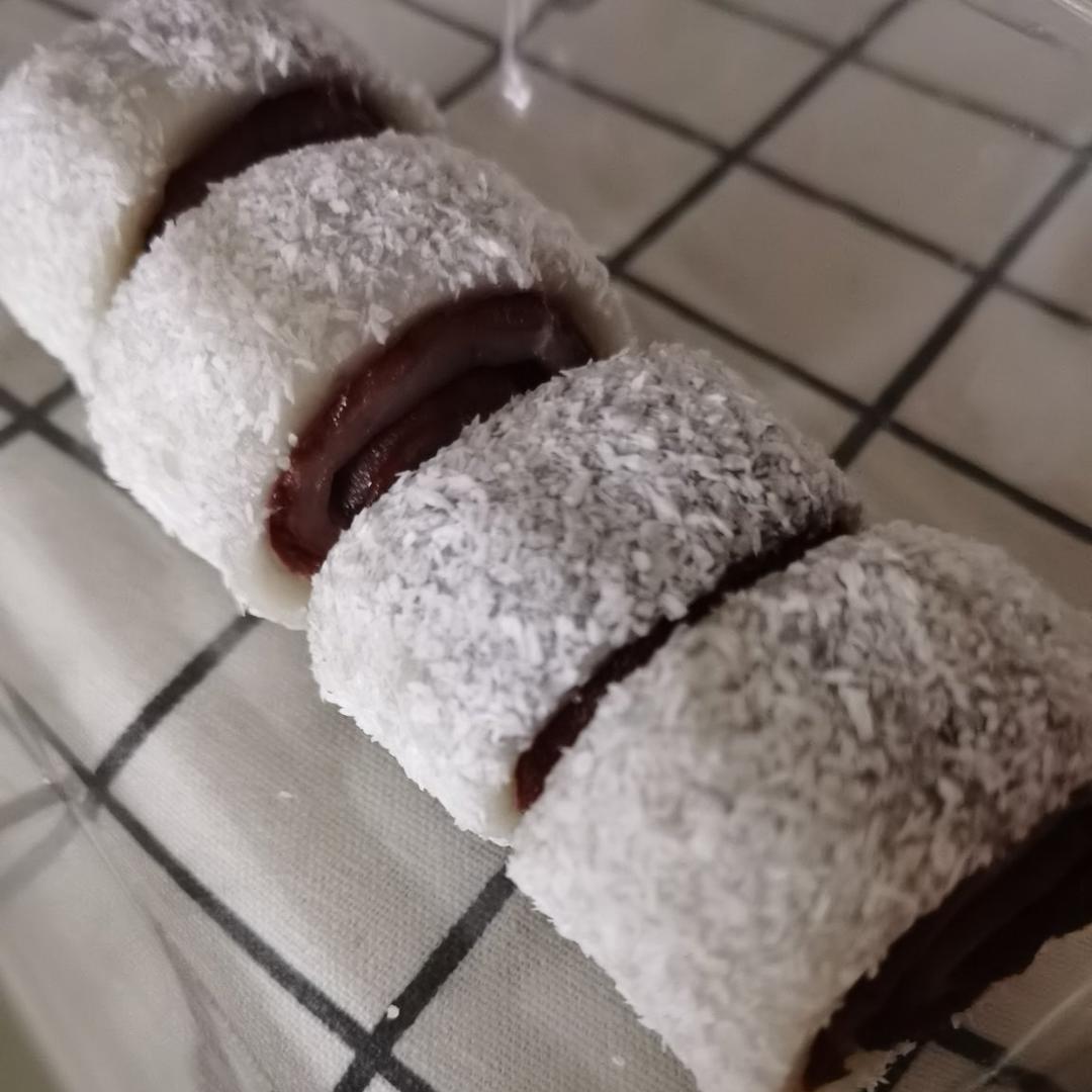 椰蓉豆沙糯米卷