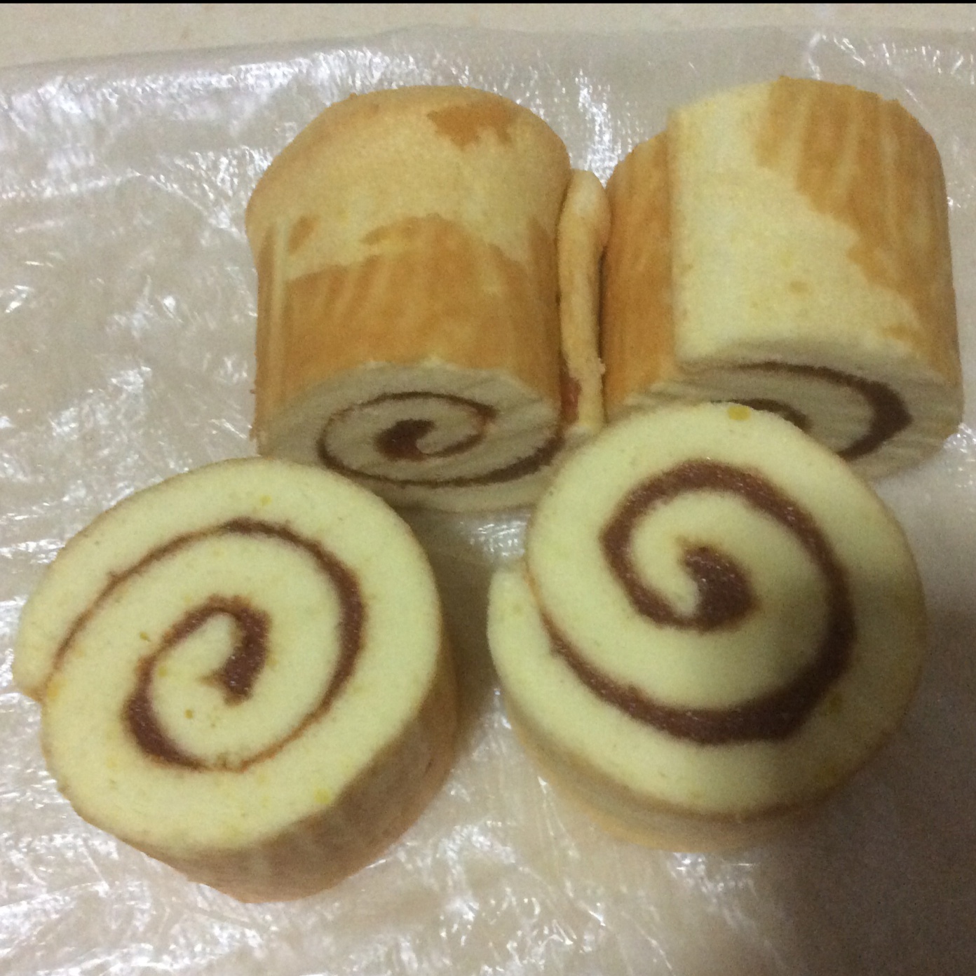 草莓酱蛋糕卷