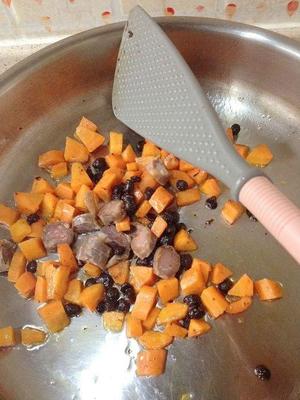 什锦豆豉炒饭的做法 步骤3