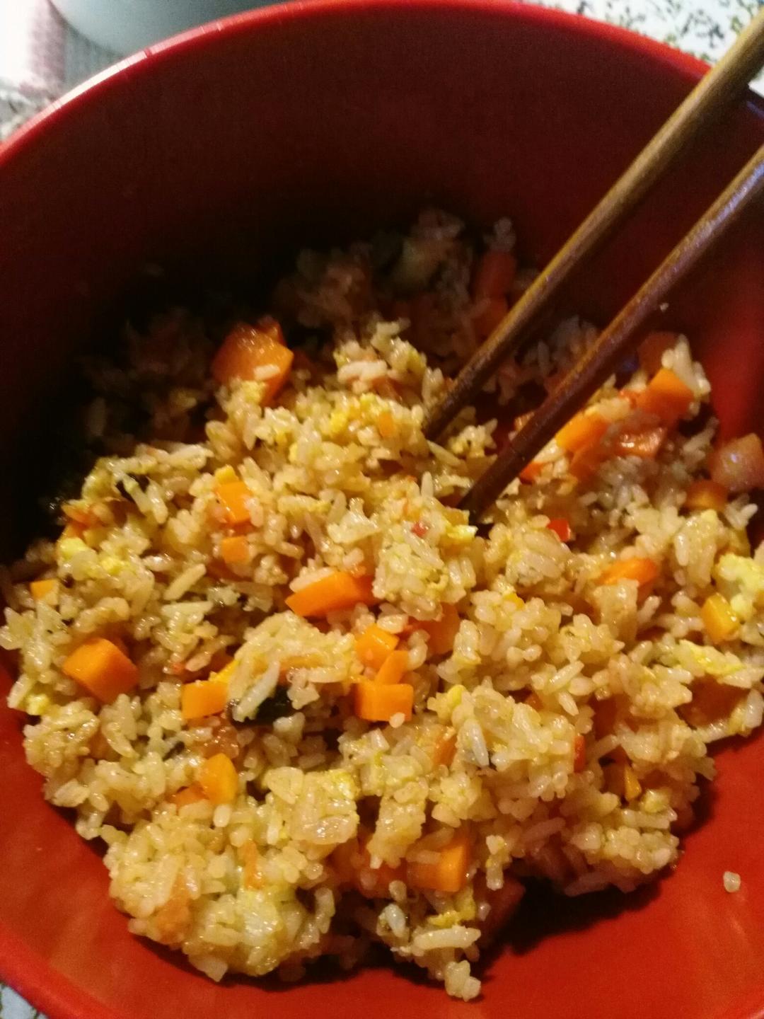 红色系茄汁炒饭
