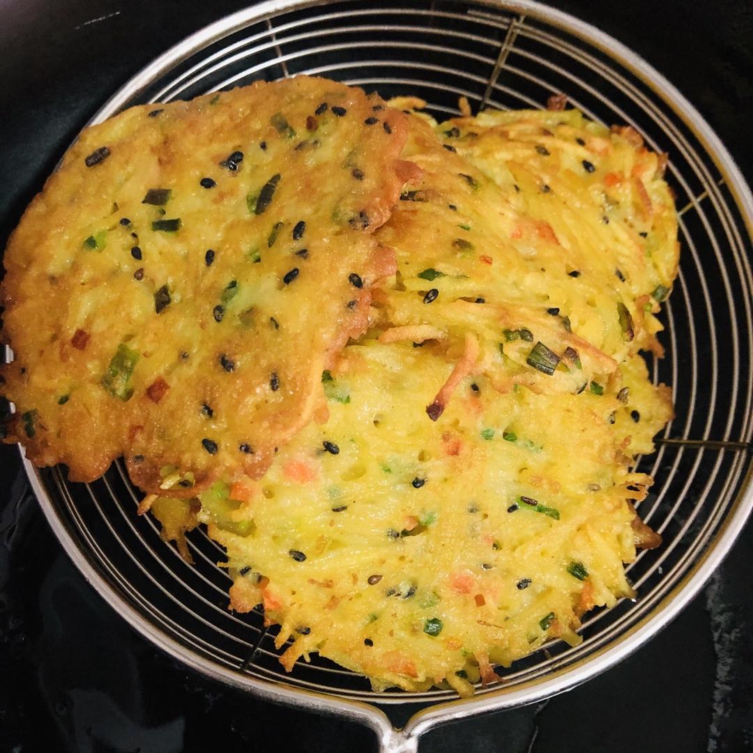 焦黄酥脆土豆饼