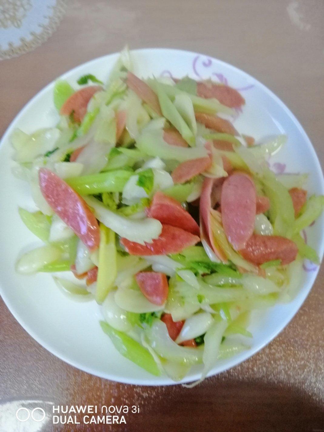 西芹炒鲜百合