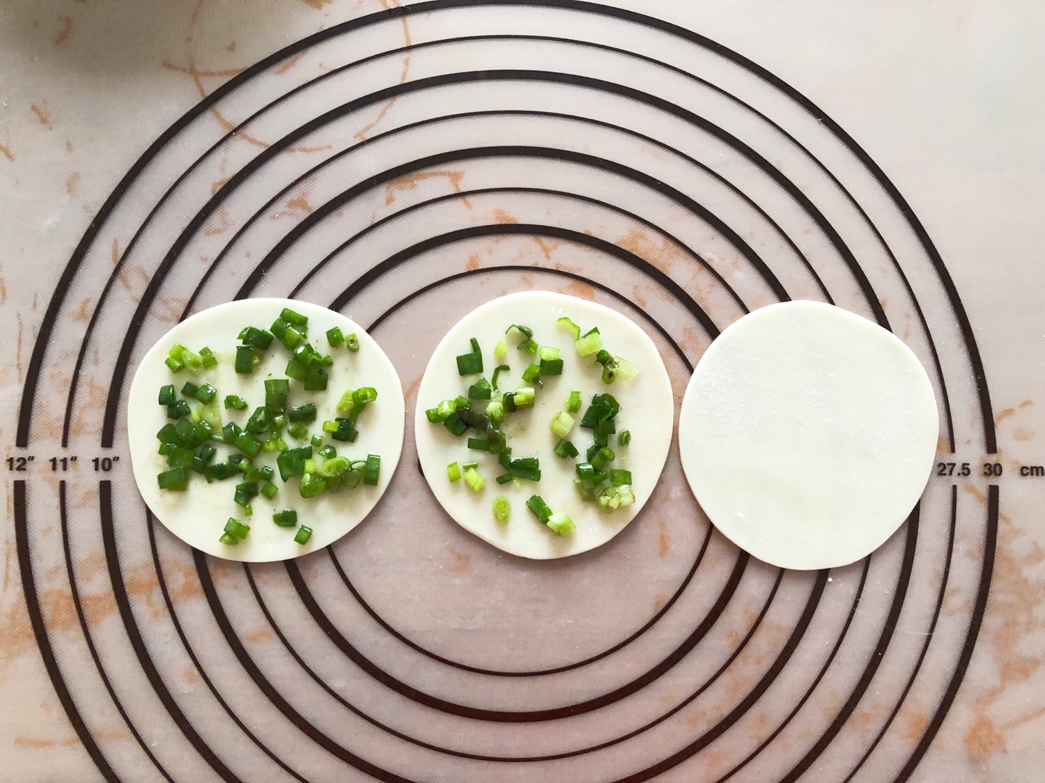快手懒人版葱油饼❗️㊙️简单易做❗️超级酥脆❗️的做法 步骤5