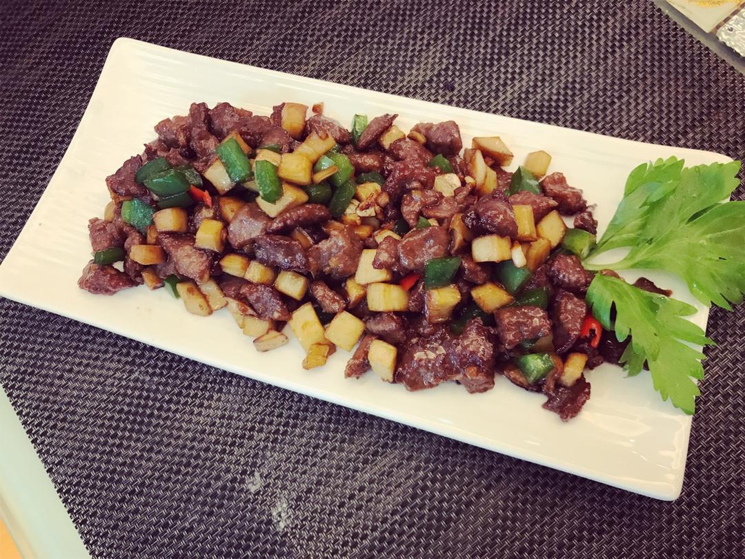 家常菜~杏鲍菇烧牛肉粒