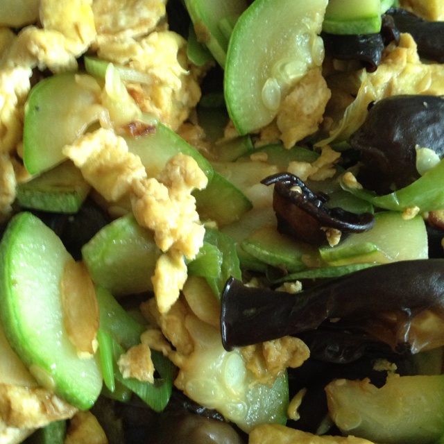 西葫芦木耳炒蛋