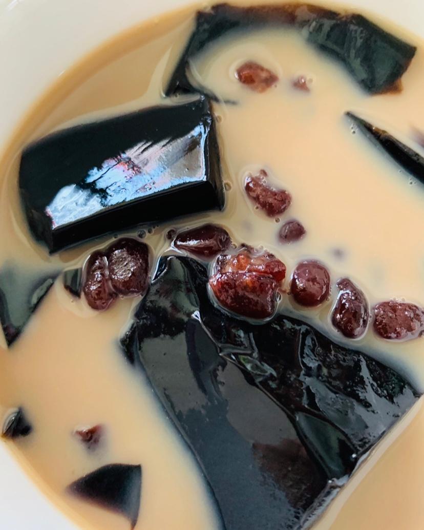 烧仙草蜜红豆奶茶