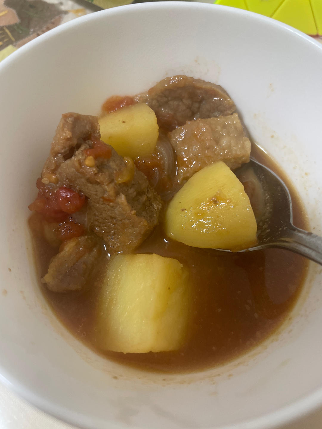 汤浓肉嫩的番茄牛腩，牛腩软烂秘法