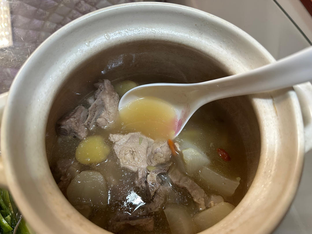 萝卜炖排骨-秋冬懒人汤