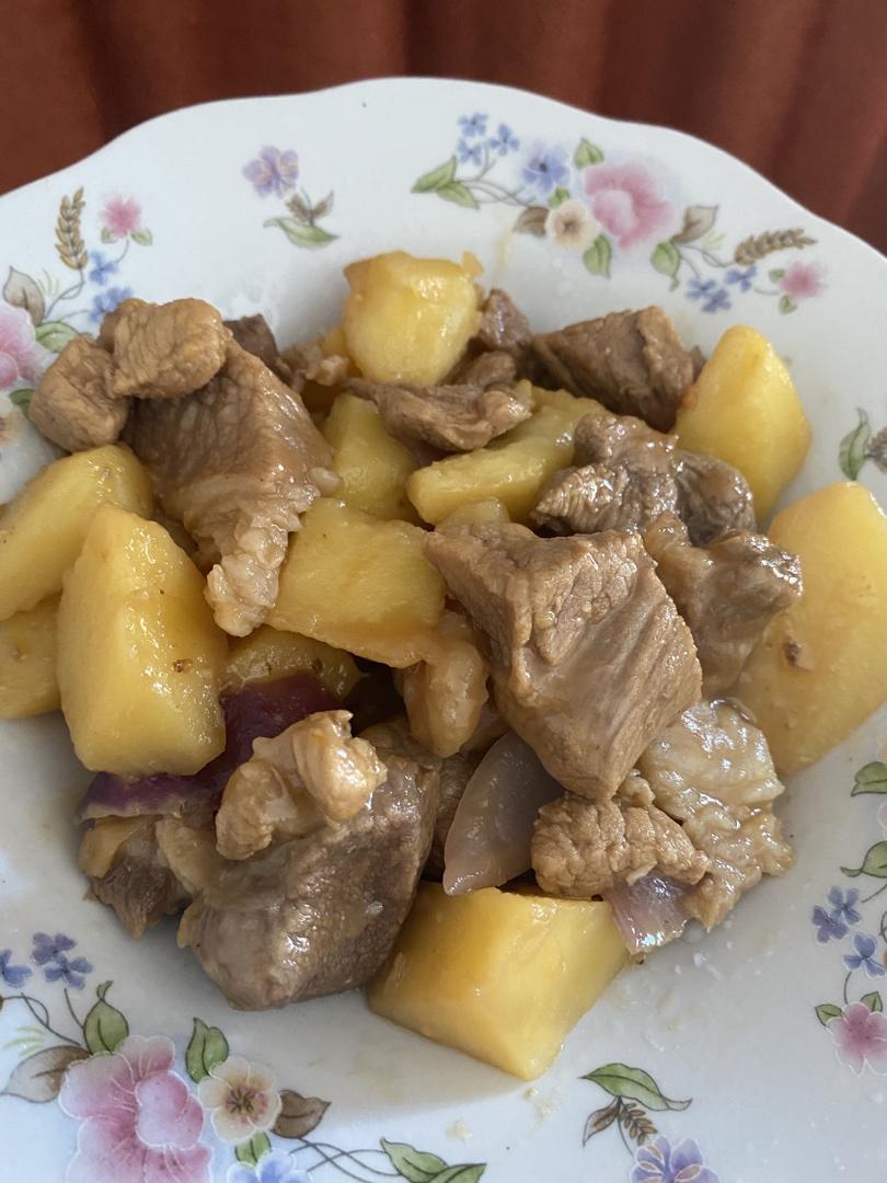 红烧肉炖土豆