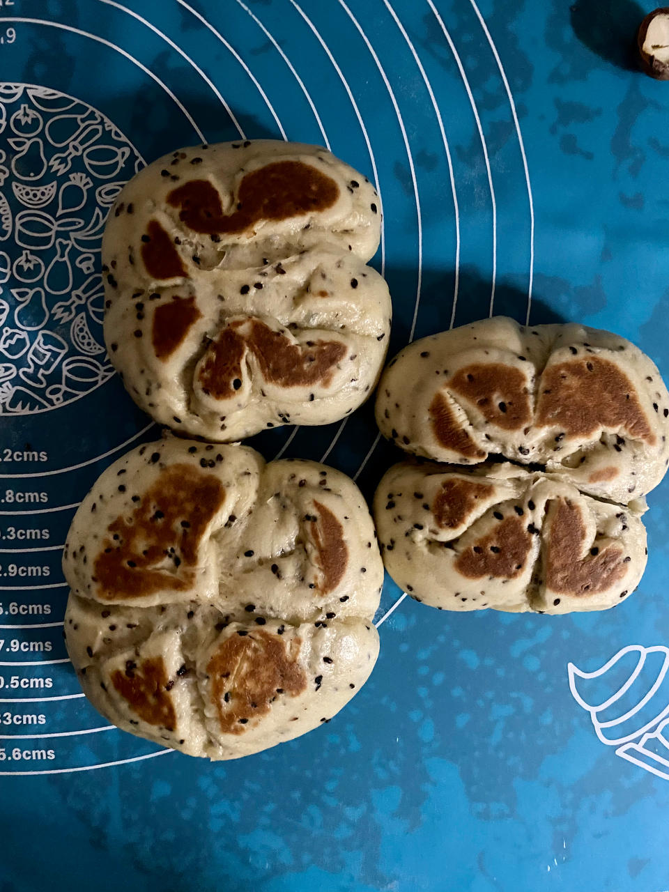 黑芝麻开花馒头