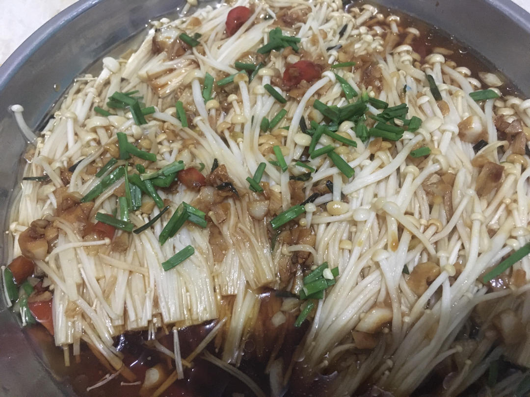 超级下饭的蒜蓉金针菇！好吃到爆