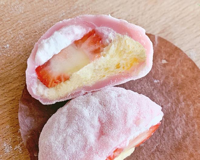 罗森便利店同款🍓草莓冰皮月亮蛋糕|雪媚娘的做法