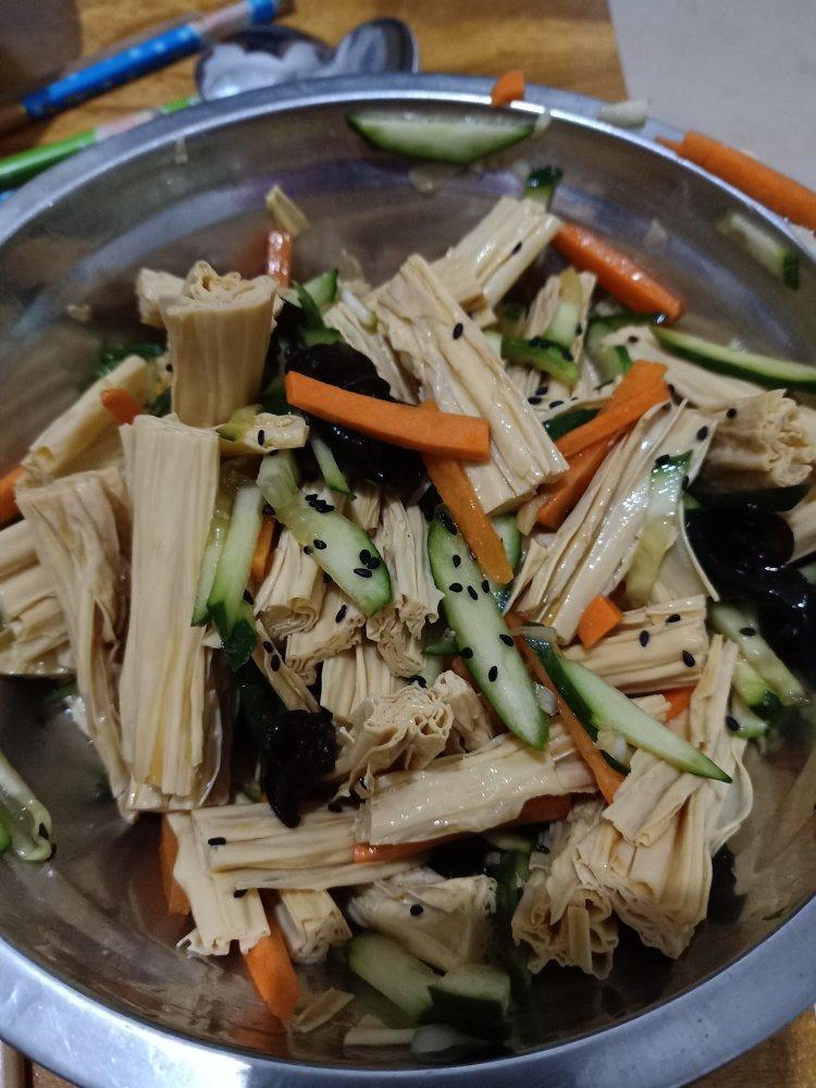 凉拌腐竹木耳