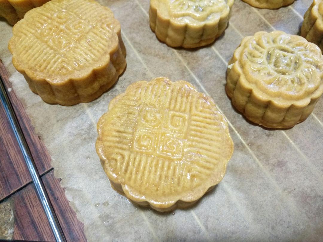 广式月饼——蛋黄莲蓉月饼